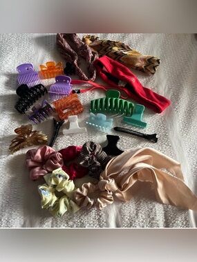 Mixed Hair Clip & Scrunchie Set - Multi Color